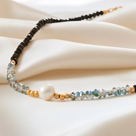 🆕️ Boho Chic Crystal & Freshwater Pearl Necklace With Gold Plated Bead Accents - Picture 9 of 11